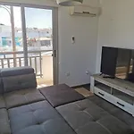 Sea View Cosy Apartment *