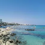 Sea View Cosy شقة *